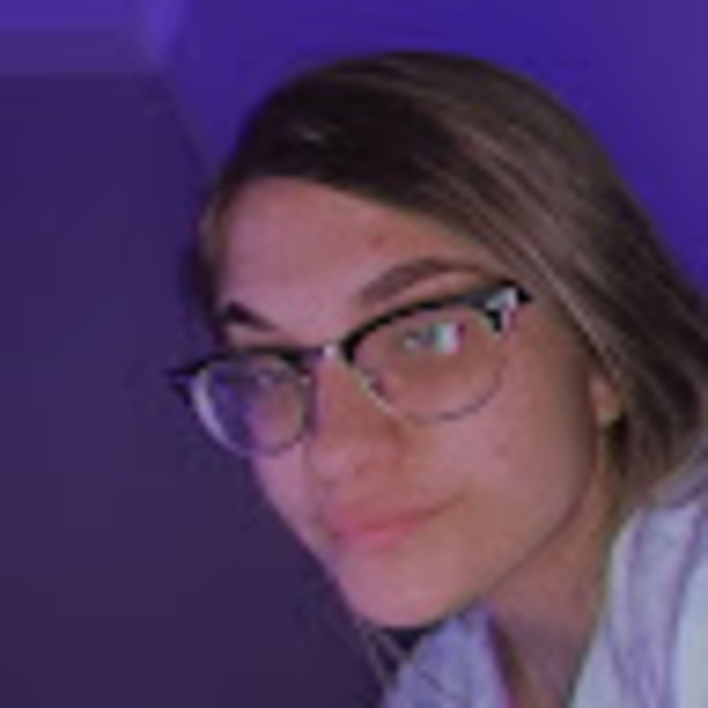Meet your Posher, Chloe
